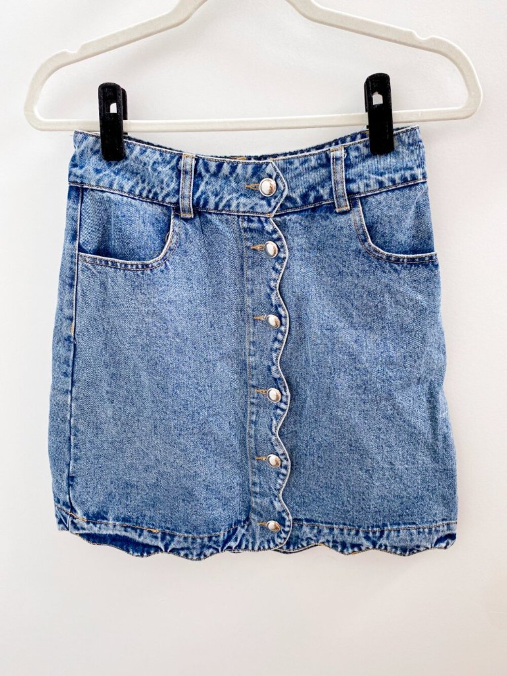 NWT So Me Scalloped Front Button Down Denim Skirt Medium
